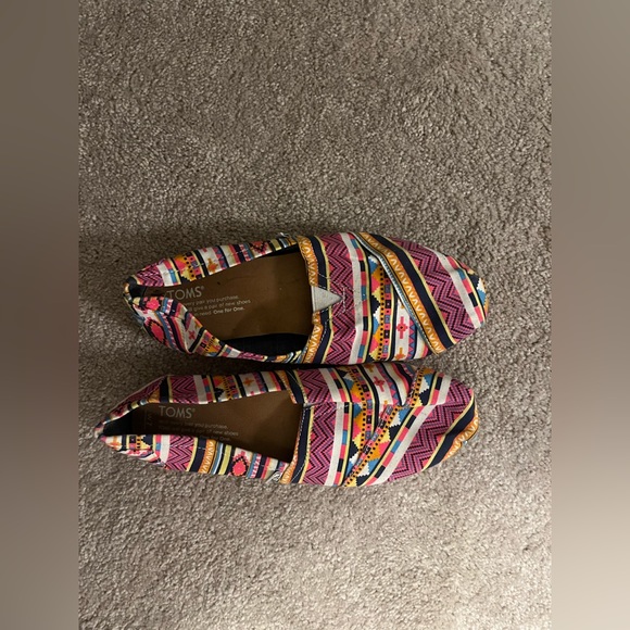 Colorful aztec print Toms - Picture 2 of 4